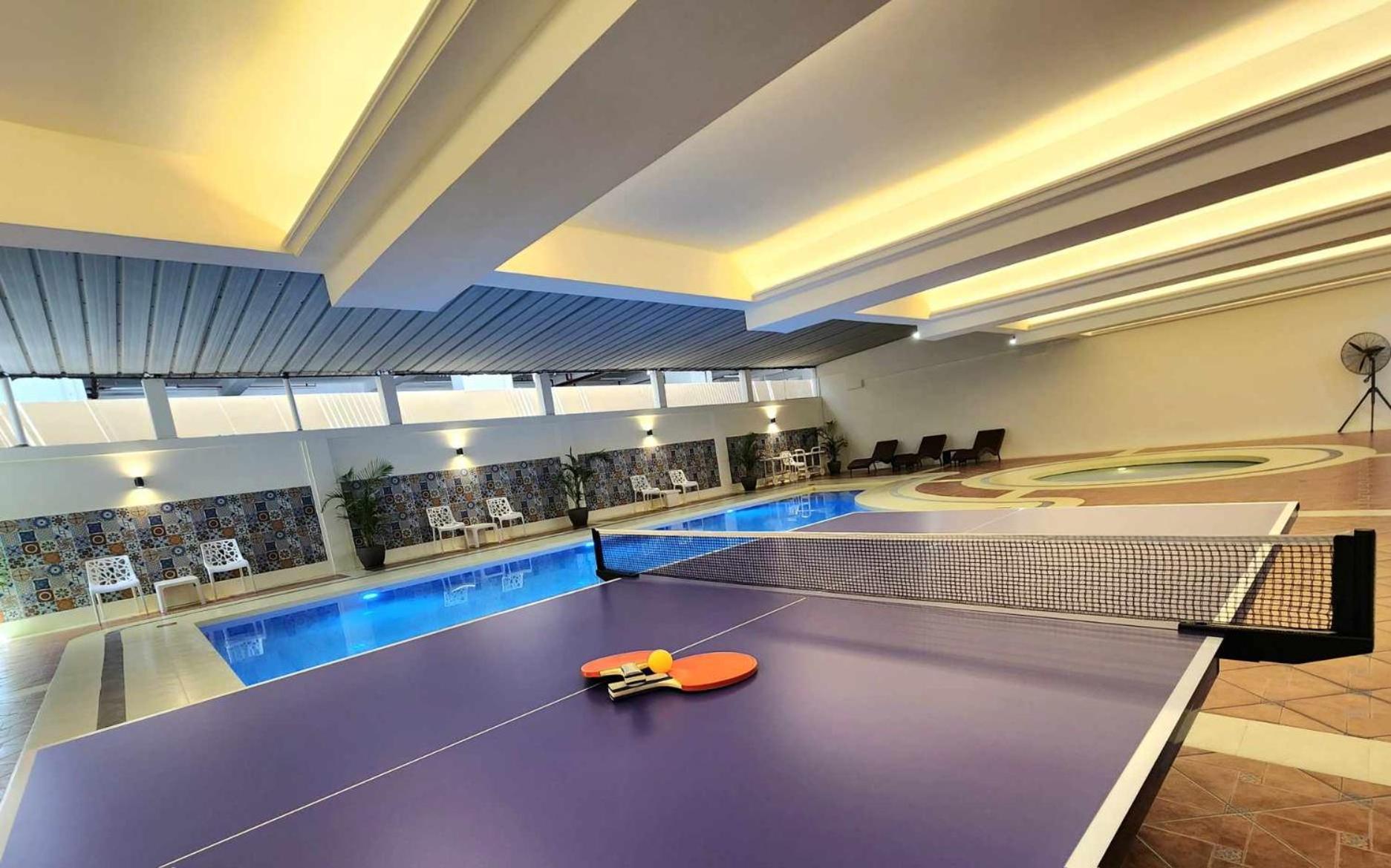 Burgundy Mckinley Place Service Apartment 马尼拉 外观 照片