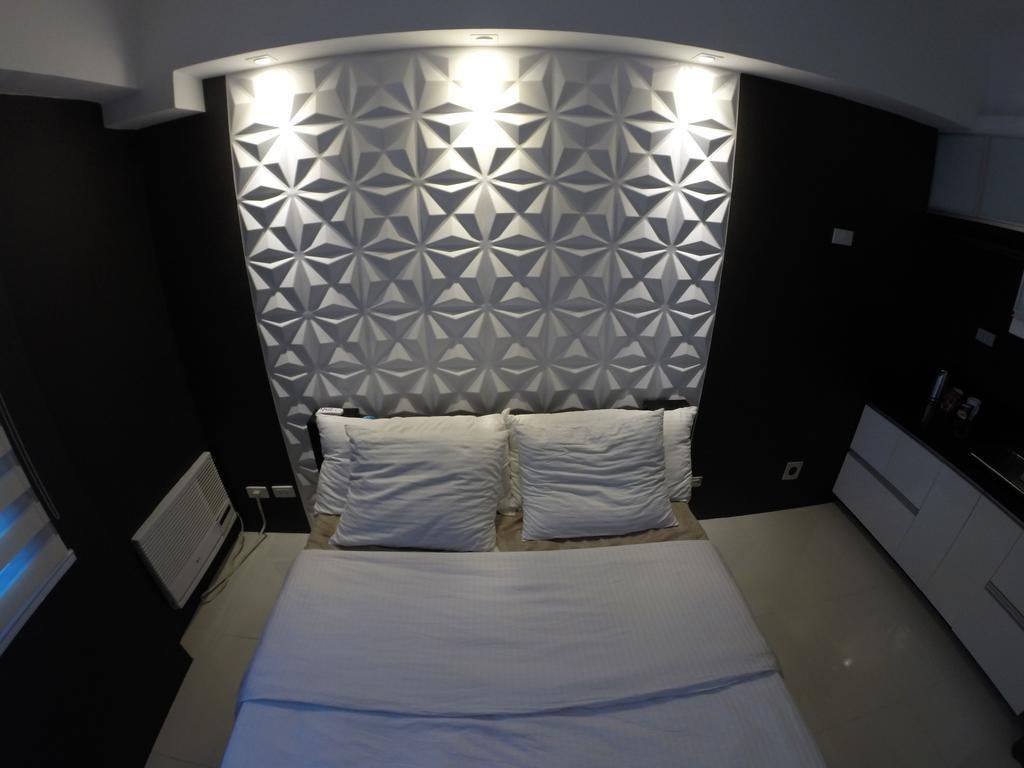 Burgundy Mckinley Place Service Apartment 马尼拉 外观 照片