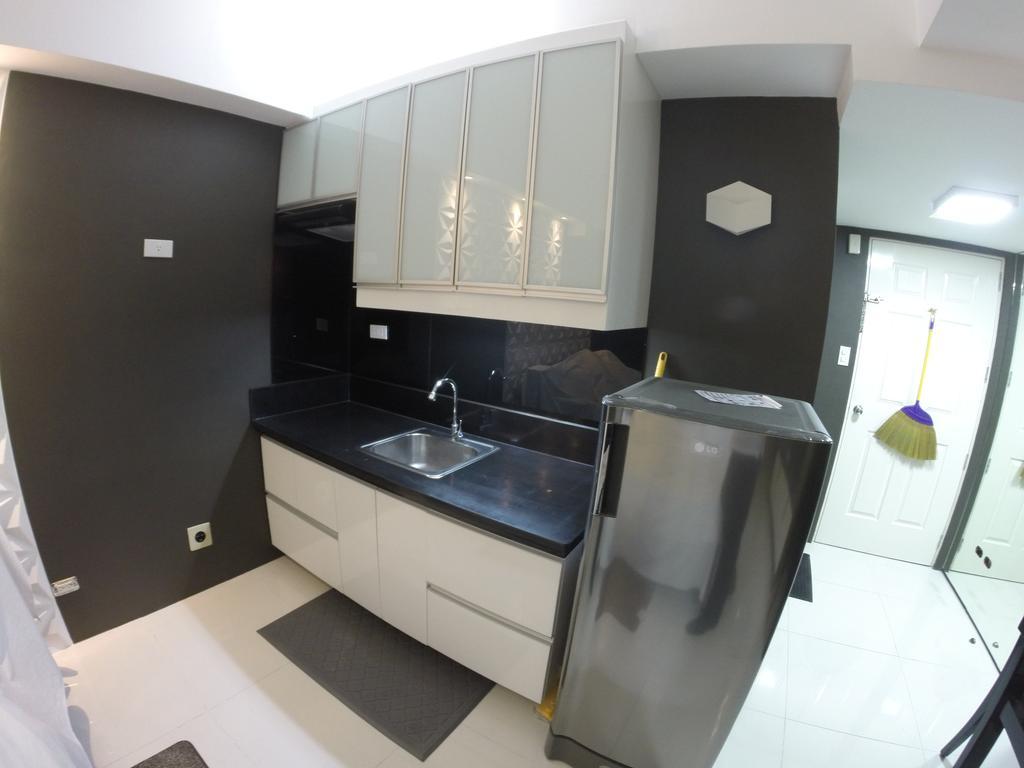 Burgundy Mckinley Place Service Apartment 马尼拉 外观 照片