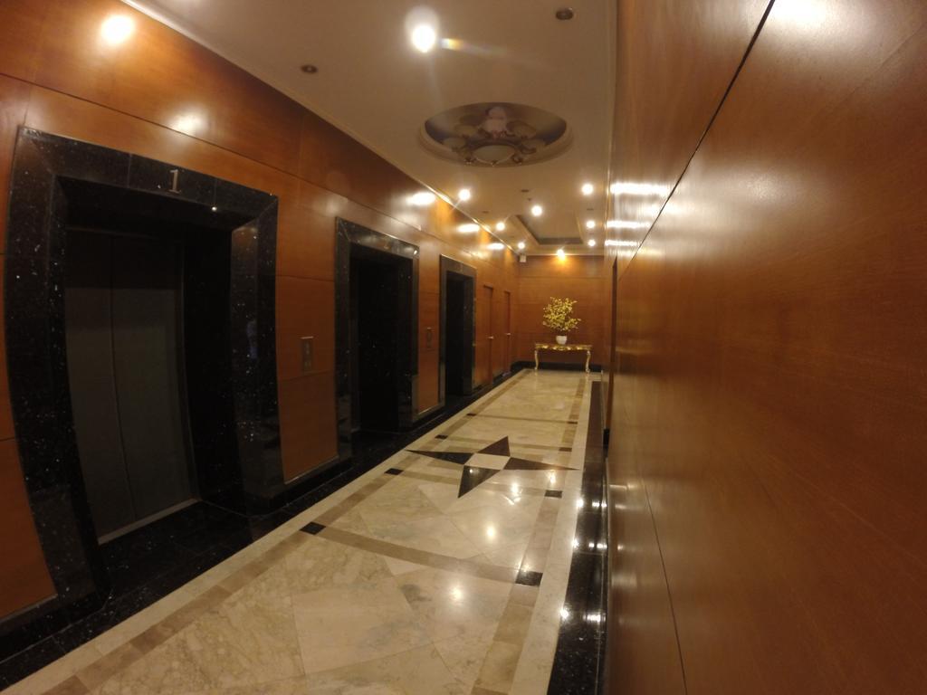Burgundy Mckinley Place Service Apartment 马尼拉 外观 照片