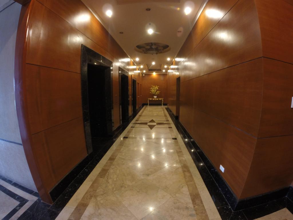 Burgundy Mckinley Place Service Apartment 马尼拉 外观 照片